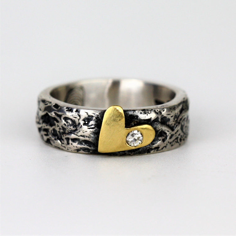 Diamond and gold heart textured mixed metals ring band