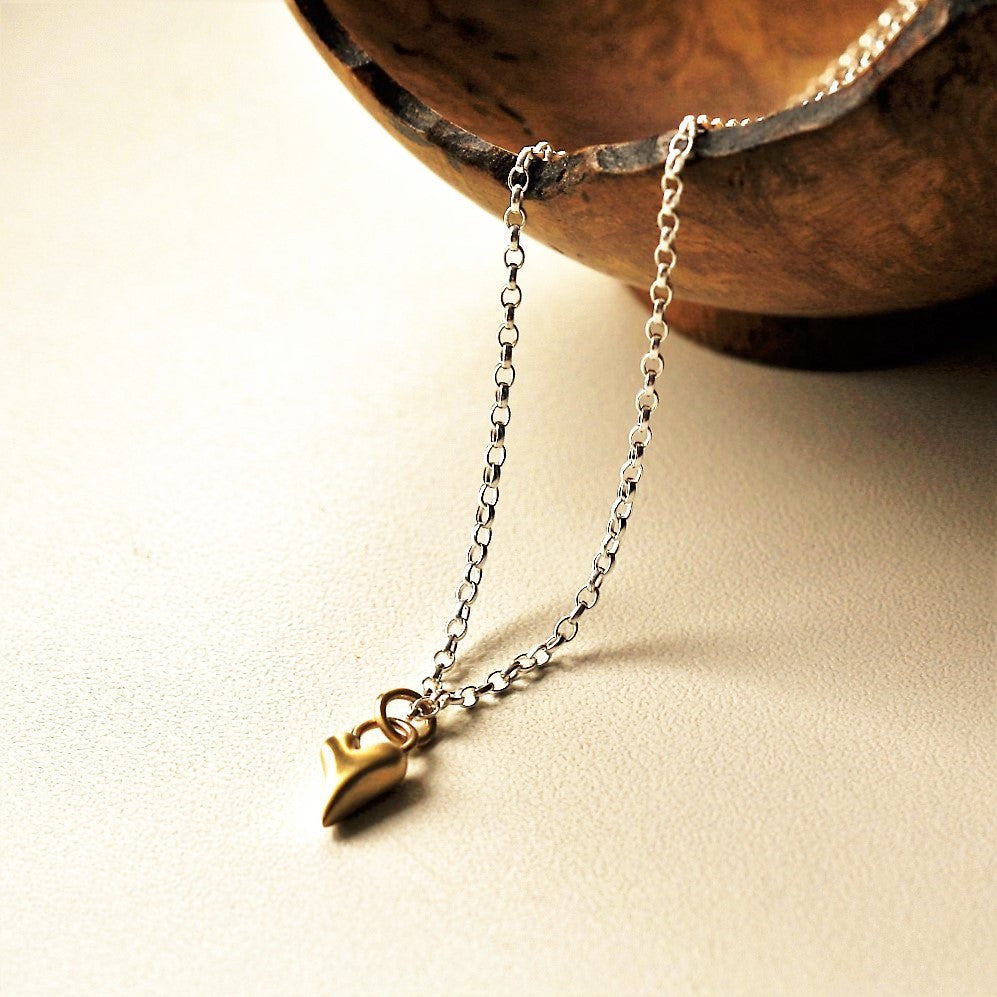 9ct  heart pendant and sterling silver chain