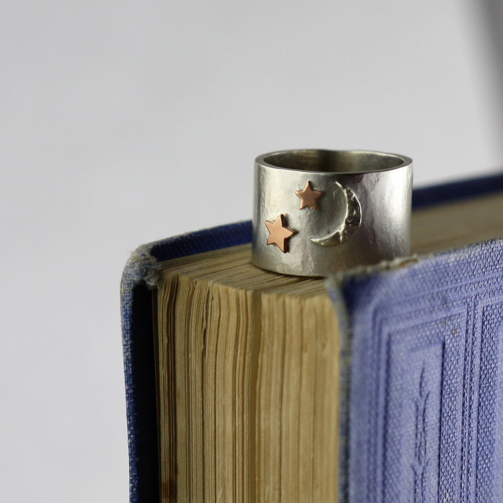 Unusual Moon and 9ct gold star ring